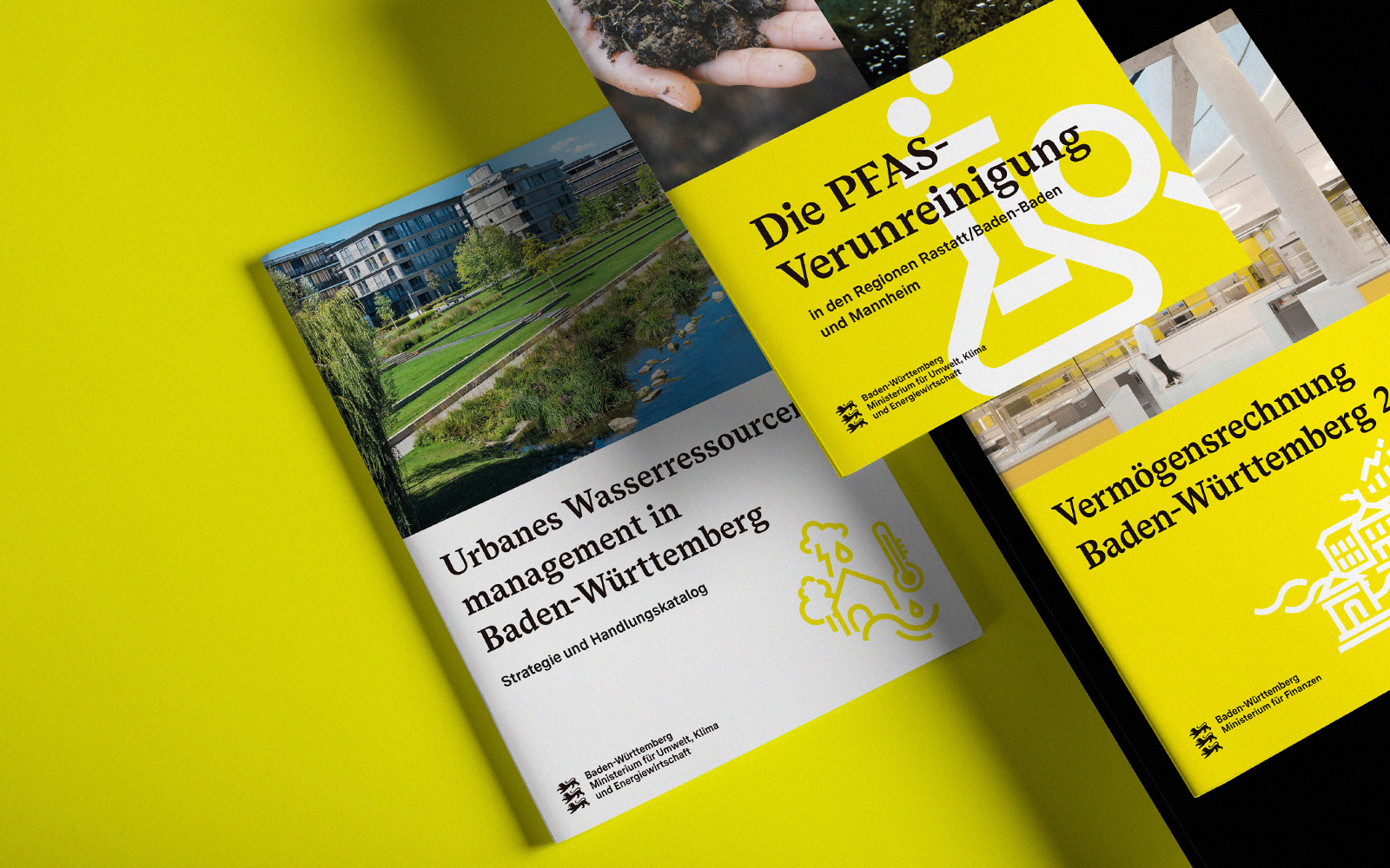 Verschiedene Cover für Broschüren für LAndesministerien aus BAden-Württemberg